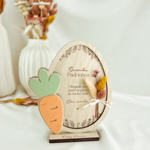 Ovo de Páscoa com cenoura